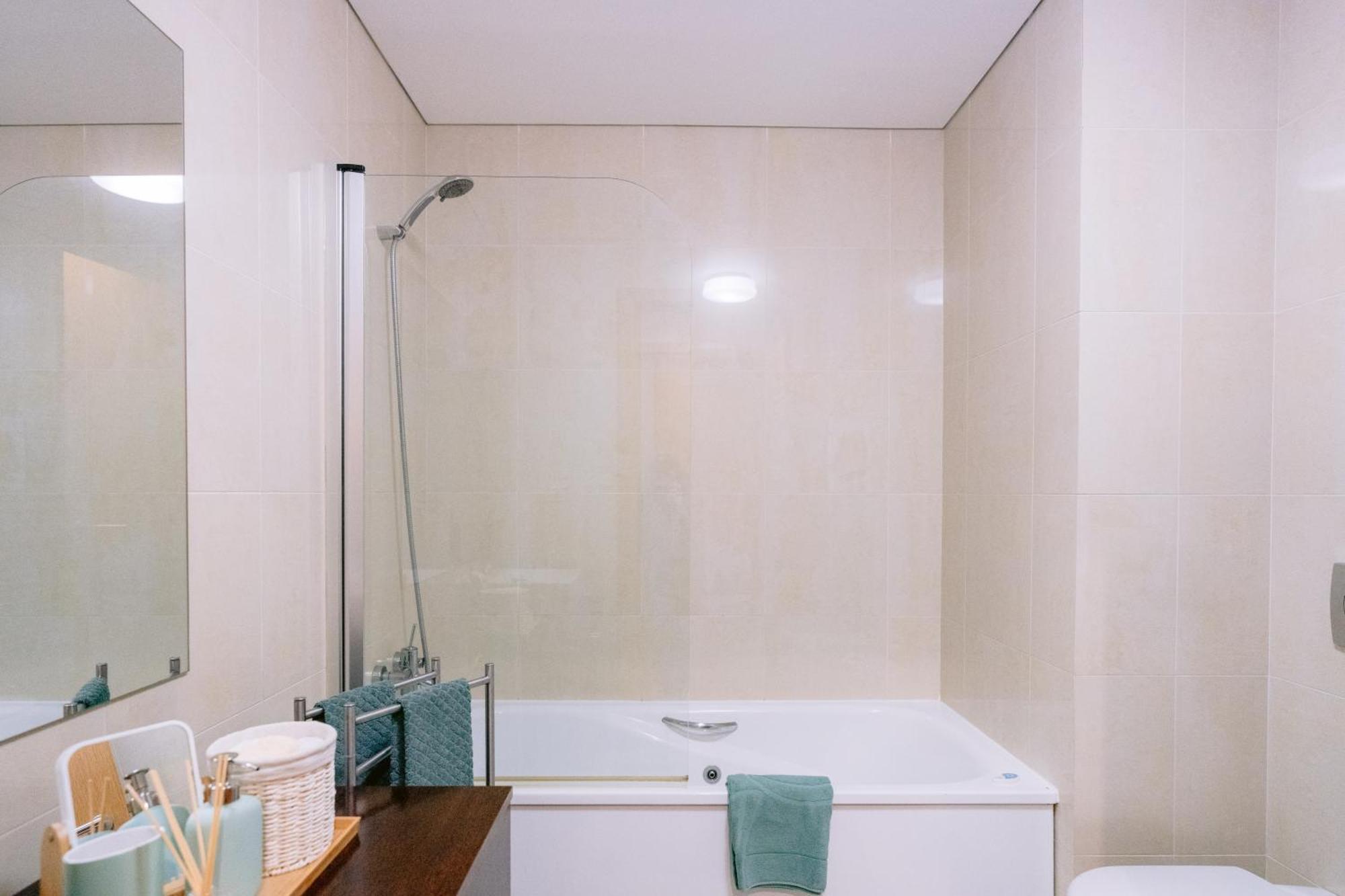 White Family House Apartment Aveiro Luaran gambar